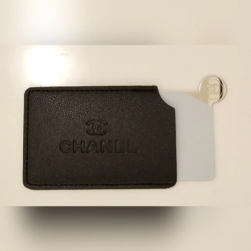 Chanel Black Slim Card Case with Mirror - Picture 1 of 3
